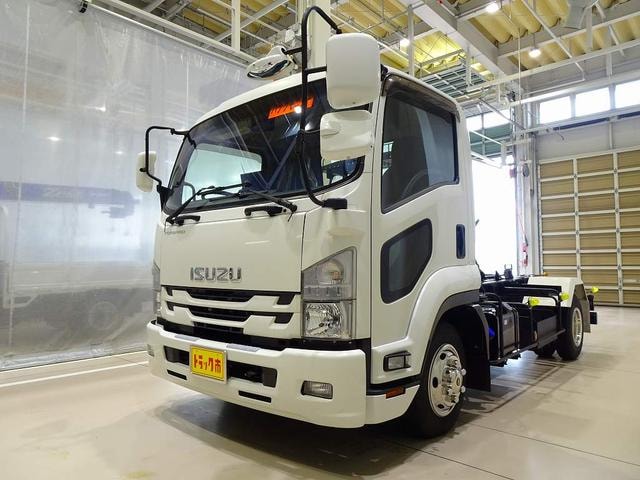 Isuzu FORWARD 2021 — фото автомобиля