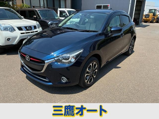 Mazda DEMIO 2015 — фото автомобиля 1