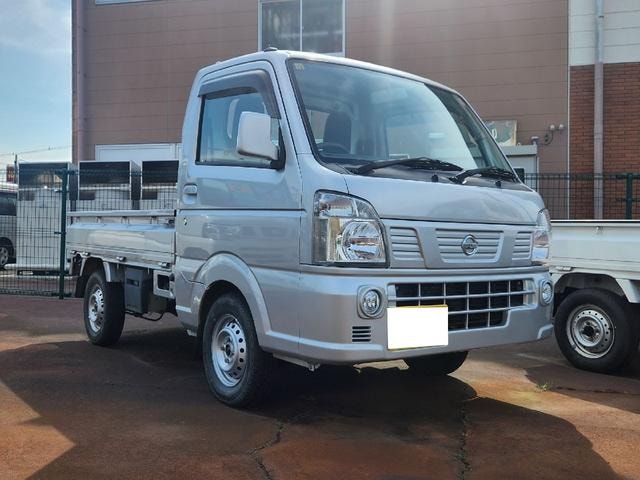 Nissan NT100CLIPPER TRUCK 2015 — фото автомобиля