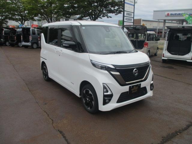 Nissan ROOX 2022 — фото автомобиля 1