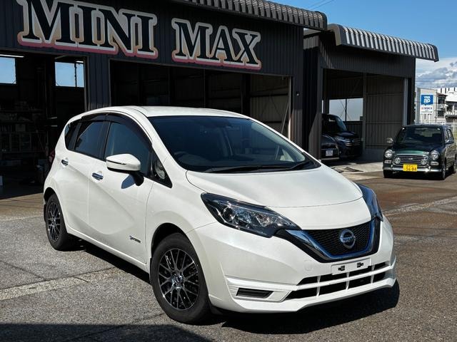 Nissan NOTE 2017 — фото автомобиля 1