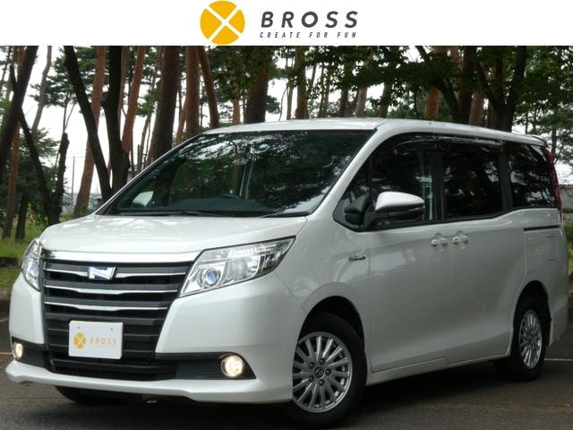 Toyota NOAH 2015 — фото автомобиля 1