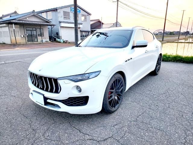 Maserati LEVANTE 2017 — фото автомобиля 1
