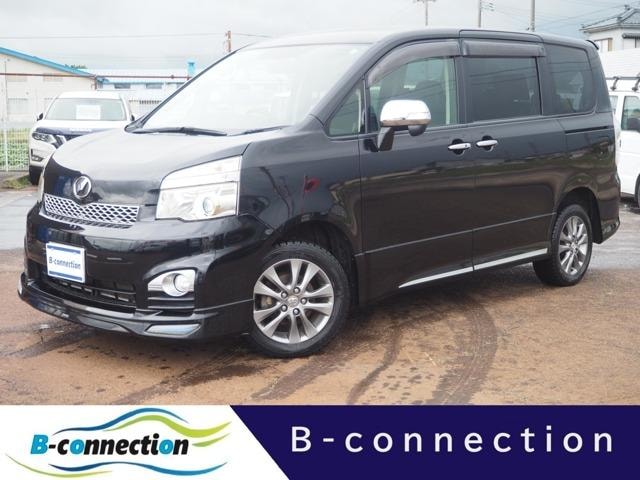 Toyota VOXY 2013 — фото автомобиля 1