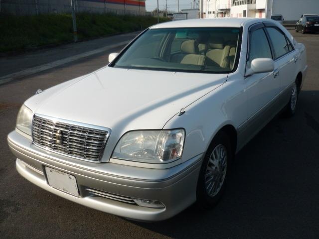 Toyota CROWN 2000 — фото автомобиля 1