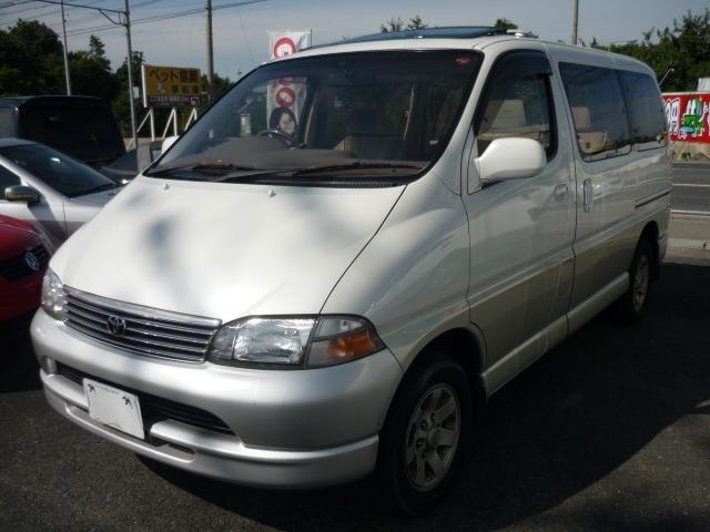 Toyota GRANVIA 1997 — фото автомобиля