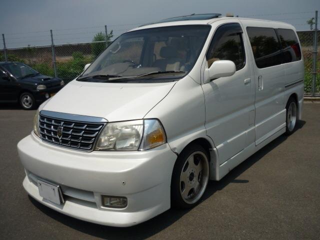 Toyota GRANVIA 2000 — фото автомобиля