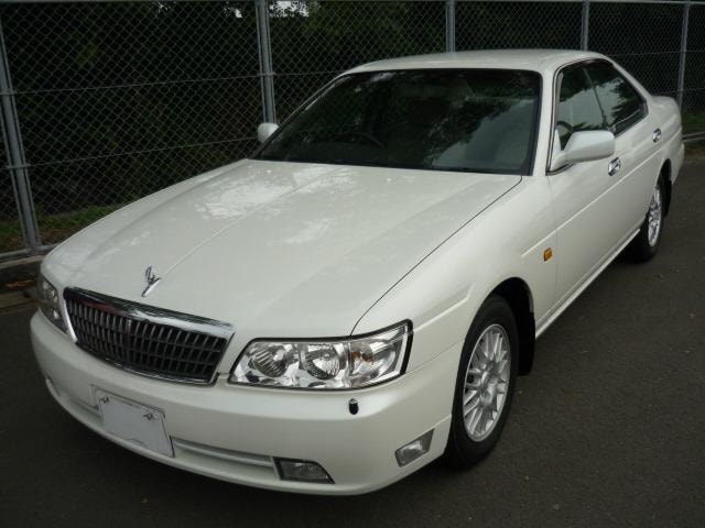 Nissan LAUREL 2000 — фото автомобиля 1