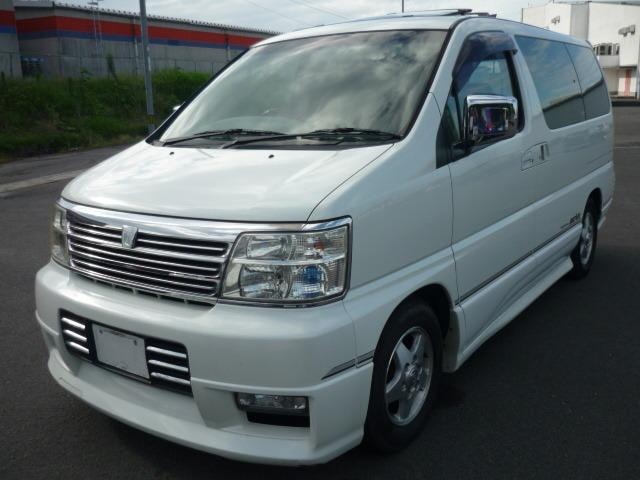 Nissan ELGRAND 2000 — фото автомобиля