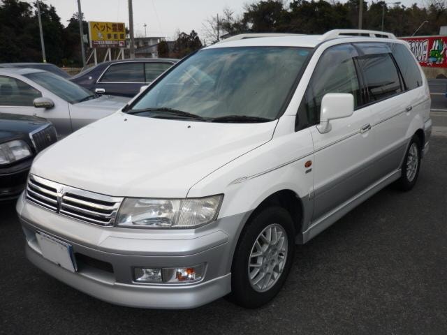 Mitsubishi CHARIOT GRANDIS 1999 — фото автомобиля