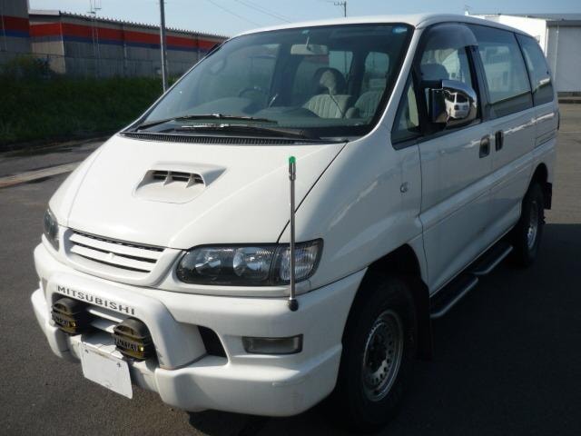 Mitsubishi DELICA SPACE GEAR 1998 — фото автомобиля