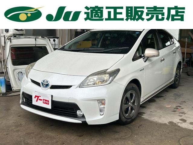 Toyota PRIUS 2015 — фото автомобиля