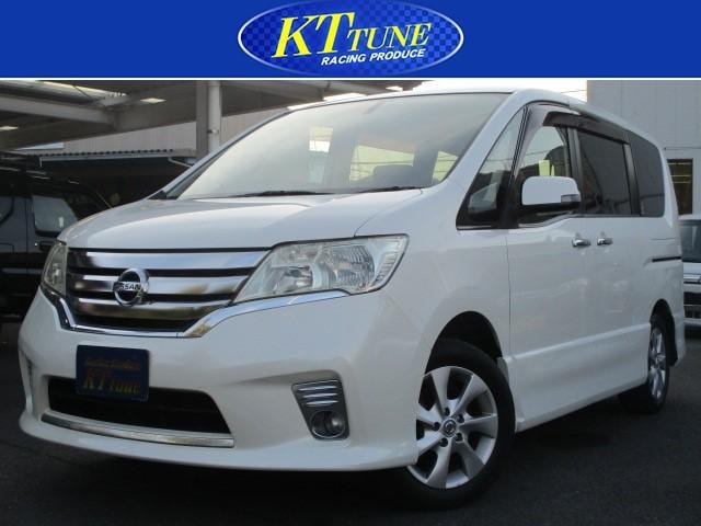 Nissan SERENA 2011 — фото автомобиля