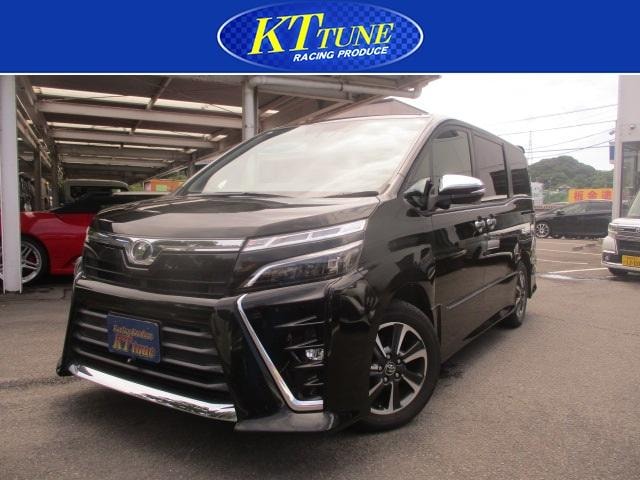 Toyota VOXY 2017 — фото автомобиля 1