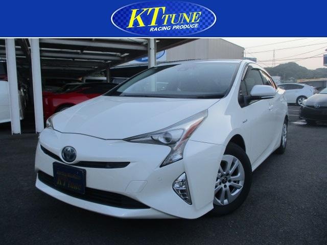 Toyota PRIUS 2017 — фото автомобиля 1