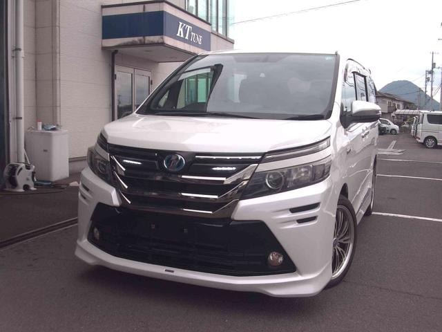 Toyota VOXY 2014 — фото автомобиля 1