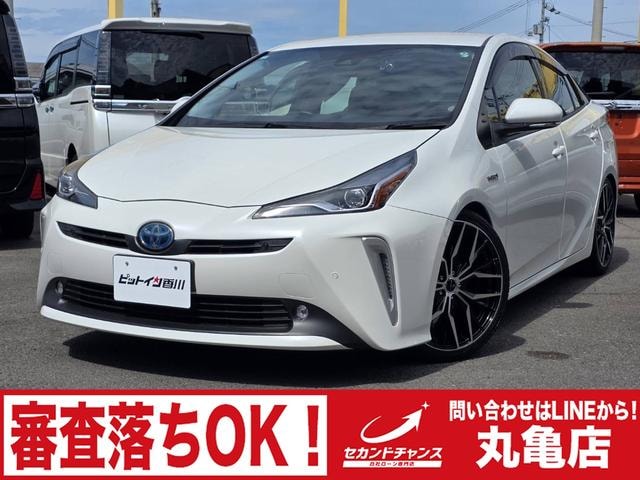 Toyota PRIUS 2019 — фото автомобиля 1