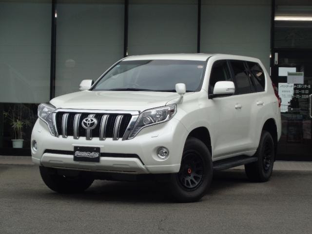 Toyota LAND CRUISER PRADO 2016 — фото автомобиля 1