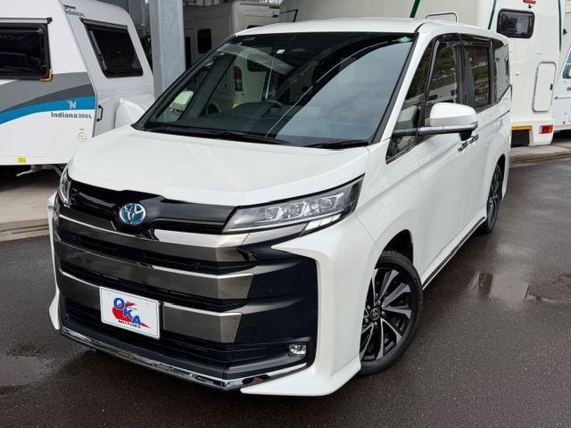 Toyota NOAH 2022 — фото автомобиля 1