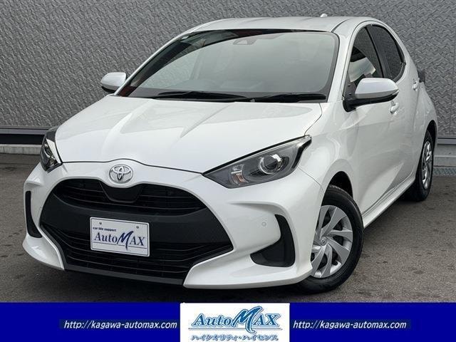 Toyota YARIS 2023 — фото автомобиля