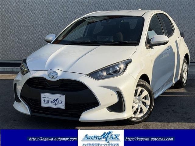Toyota YARIS 2023 — фото автомобиля