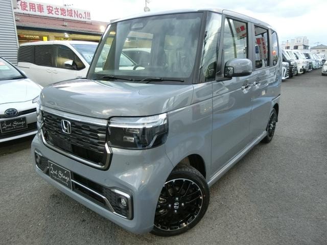 Honda N-BOX CUSTOM 2025 — фото автомобиля 1