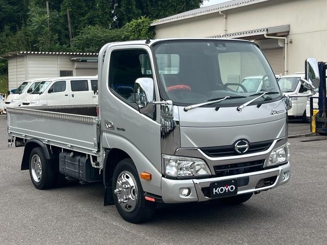 Hino DUTRO 2018 — фото автомобиля 1