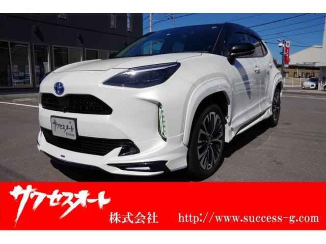 Toyota YARIS CROSS 2022 — фото автомобиля