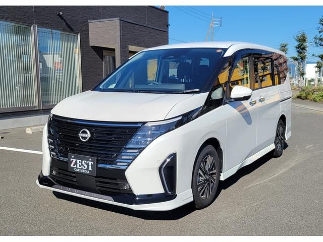 Nissan SERENA 2025 — фото автомобиля