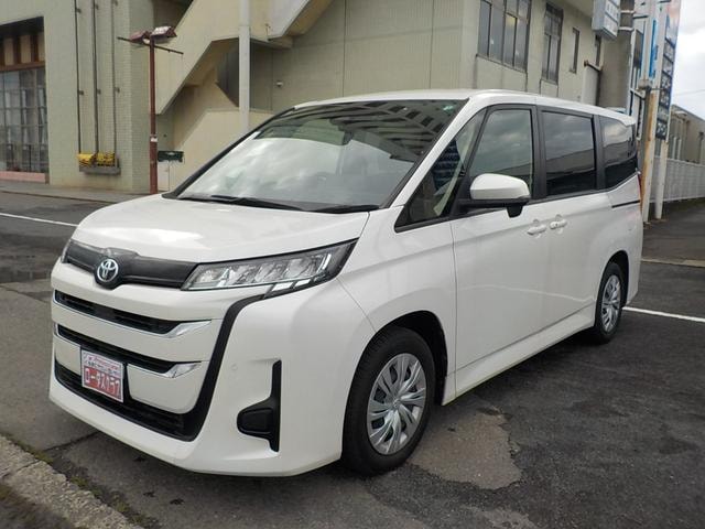 Toyota NOAH 2022 — фото автомобиля 1