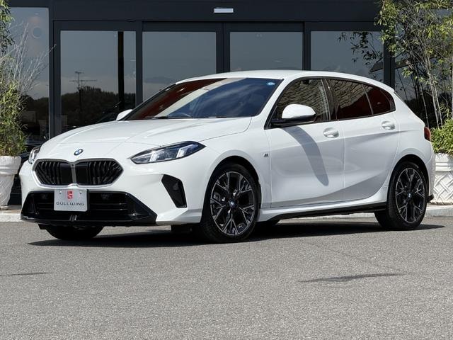 Bmw 1 SERIES 2025 — фото автомобиля 1