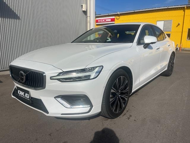 Volvo S60 2024 — фото автомобиля 1