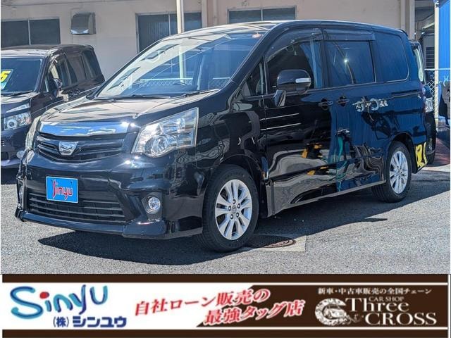 Toyota NOAH 2010 — фото автомобиля