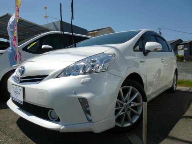 Toyota PRIUS ALPHA 2013 — фото автомобиля