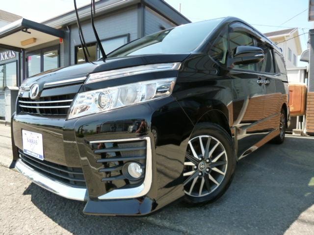 Toyota VOXY 2015 — фото автомобиля 1