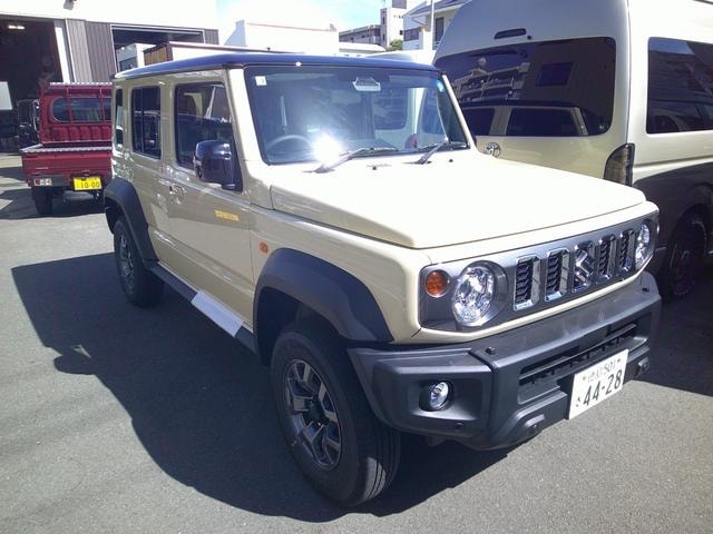 Suzuki JIMNY NOMADE 2026 — фото автомобиля 1
