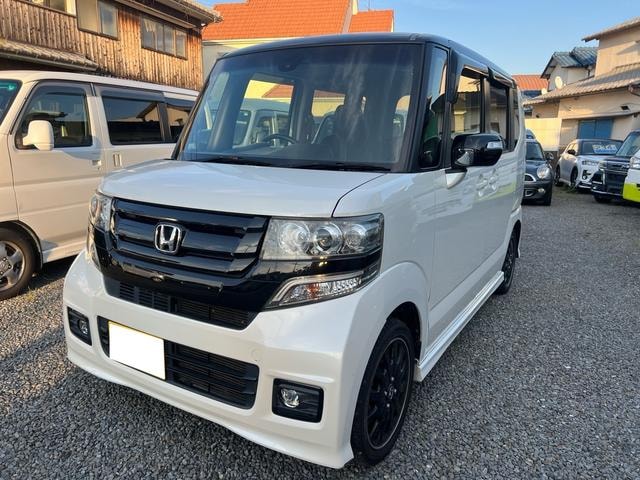 Honda N-BOX CUSTOM 2015 — фото автомобиля 1