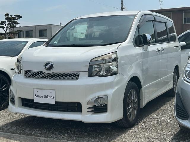Toyota VOXY 2011 — фото автомобиля 1