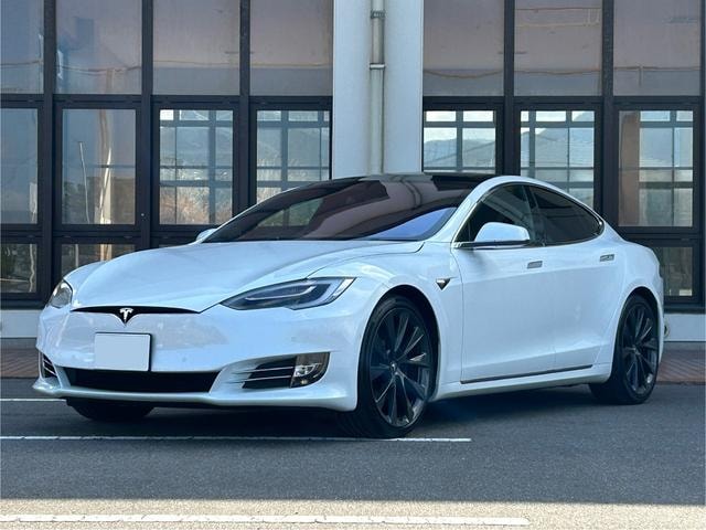 Tesla MODEL S 2018 — фото автомобиля