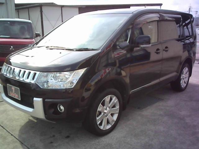 Mitsubishi DELICA D:5 2015 — фото автомобиля 1