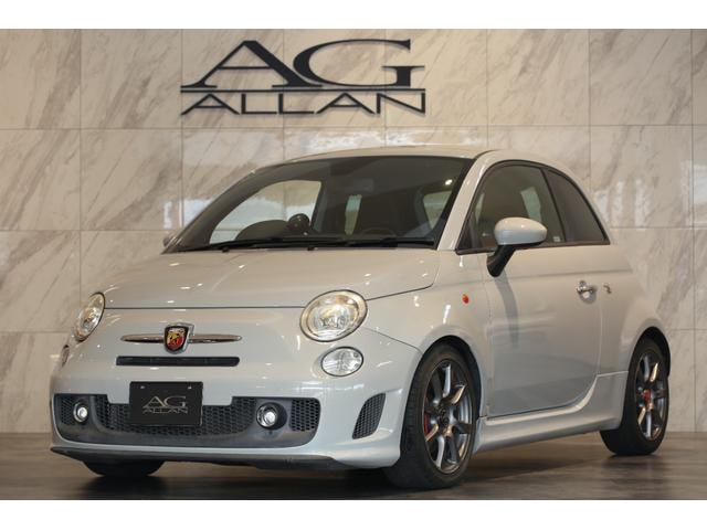 Abarth 500 2010 — фото автомобиля 1