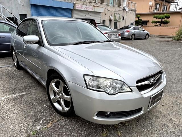 Subaru LEGACY B4 2004 — фото автомобиля 1