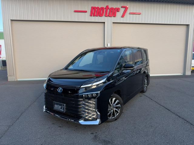 Toyota VOXY 2025 — фото автомобиля 1