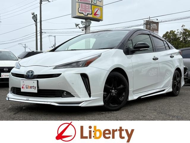 Toyota PRIUS 2022 — фото автомобиля