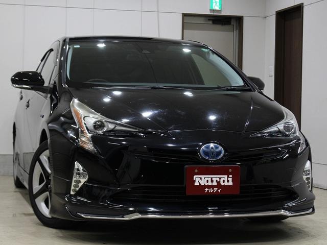 Toyota PRIUS 2017 — фото автомобиля 1