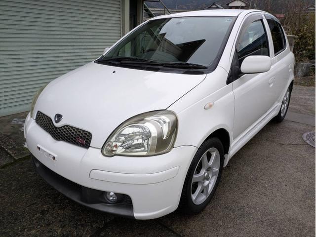 Toyota VITZ 2003 — фото автомобиля 1
