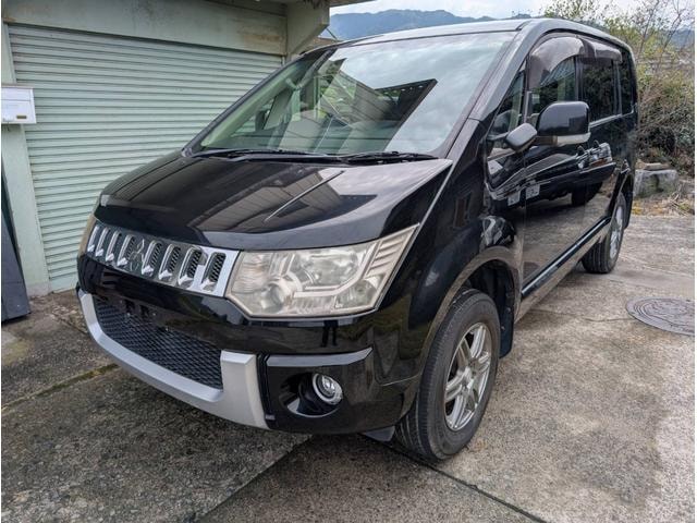 Mitsubishi DELICA D:5 2010 — фото автомобиля