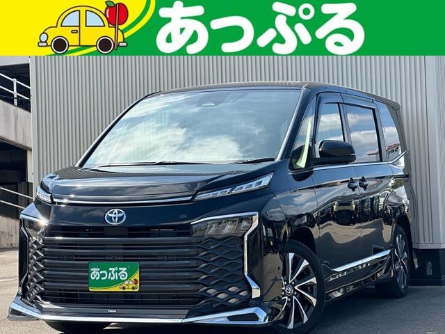 Toyota VOXY 2022 — фото автомобиля 1