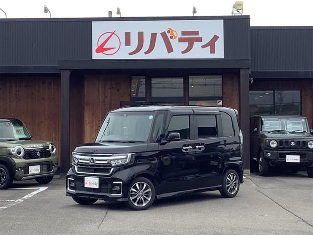 Honda N-BOX CUSTOM 2022 — фото автомобиля 1