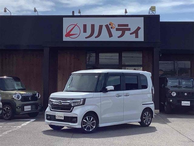 Honda N-BOX CUSTOM 2021 — фото автомобиля 1